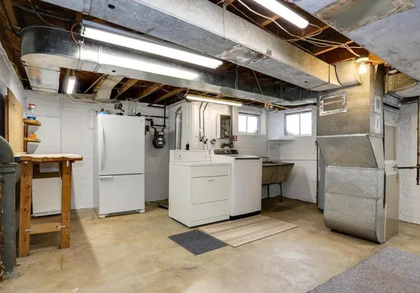 $3,000 | 1926 North Underwood Street, Arlington, VA 22205