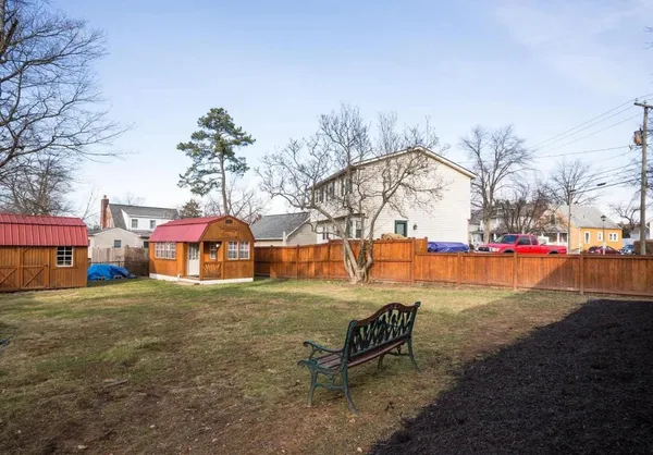 $3,000 | 1926 North Underwood Street, Arlington, VA 22205