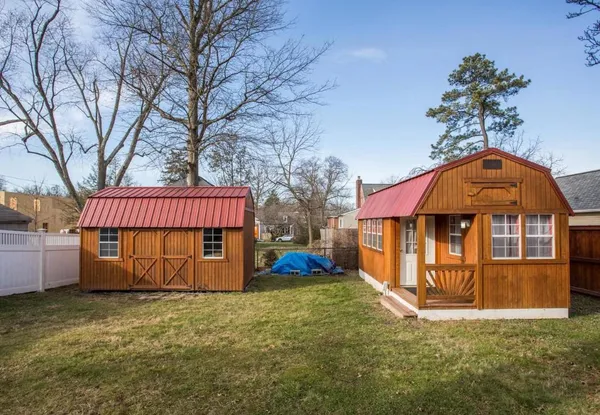 $3,000 | 1926 North Underwood Street, Arlington, VA 22205