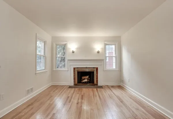$3,000 | 1926 North Underwood Street, Arlington, VA 22205
