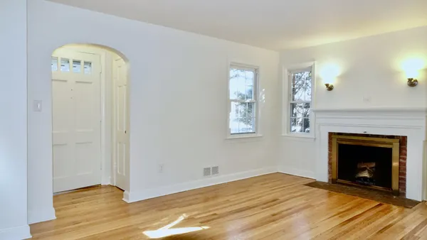 $3,000 | 1926 North Underwood Street, Arlington, VA 22205