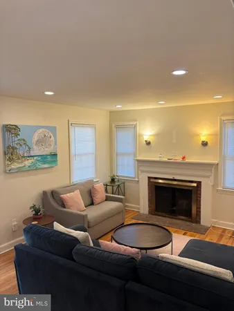 $3,000 | 1926 North Underwood Street, Arlington, VA 22205