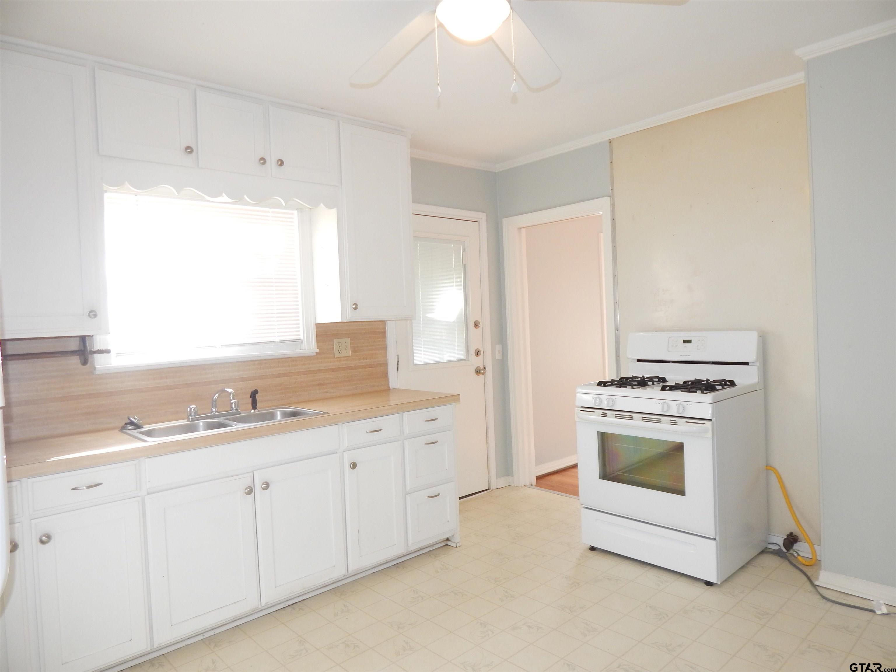 920 West 6th Street Tyler, TX 75701 - Photo 11 of 29