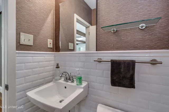 $230,000 | 239 Fernwood Drive, Jackson, MS 39206