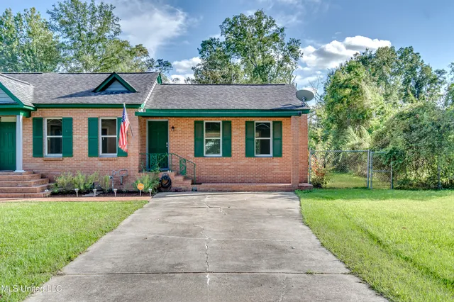$230,000 | 239 Fernwood Drive, Jackson, MS 39206