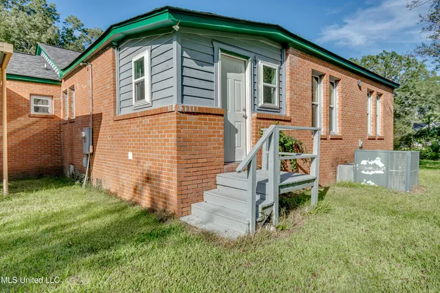 $230,000 | 239 Fernwood Drive, Jackson, MS 39206