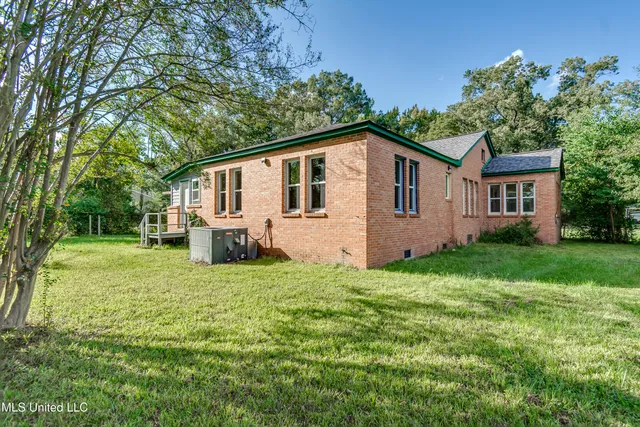 $230,000 | 239 Fernwood Drive, Jackson, MS 39206