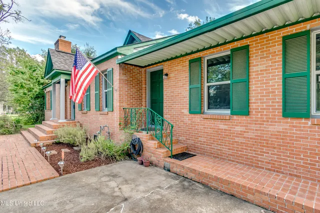 $230,000 | 239 Fernwood Drive, Jackson, MS 39206