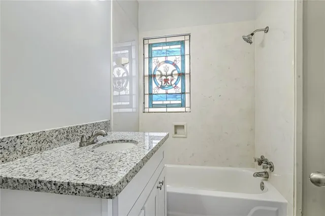 $2,000 | 3207 Bauvais Street, Unit B, Metairie, LA 70001