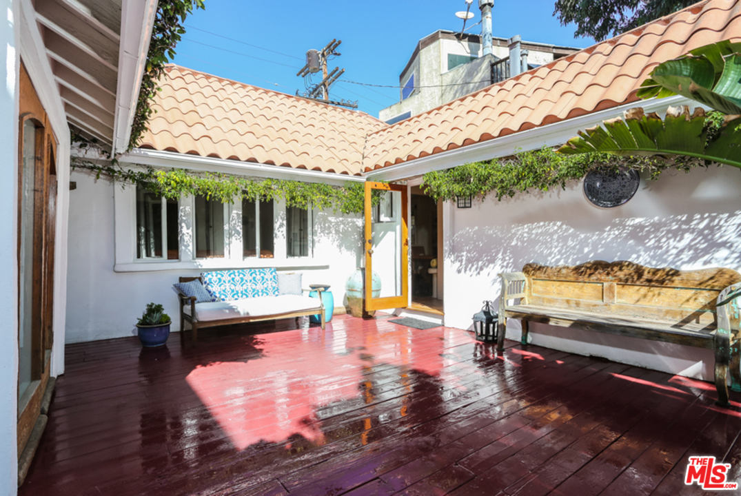 21 Anchorage Street Marina del Rey, CA 90292 - Photo 4 of 23