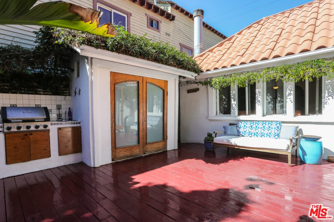 21 Anchorage Street Marina del Rey, CA 90292 - Photo 5 of 23