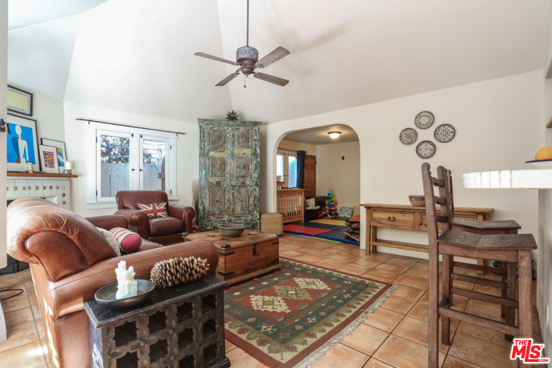 21 Anchorage Street Marina del Rey, CA 90292 - Photo 7 of 23