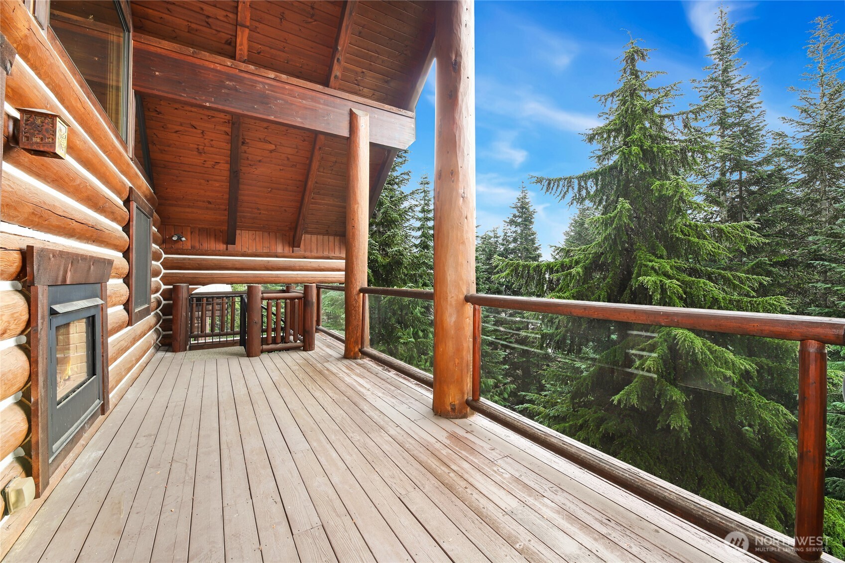 10 Rampart Way Snoqualmie Pass, WA 98068 - Photo 6 of 35 a view of a balcony with wooden floor