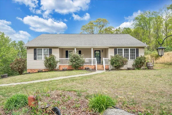 $424,950 | 686 Pine Haven Road, Fincastle, VA 24090