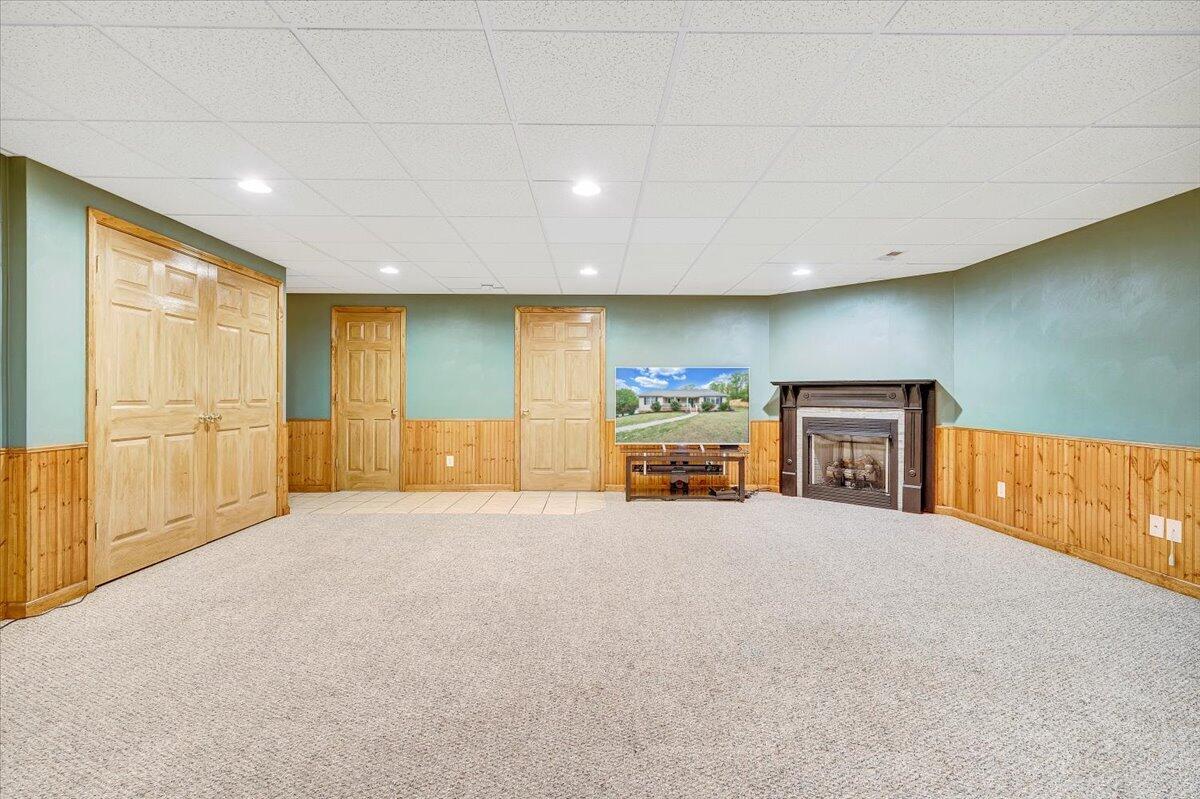 686 Pine Haven Road Fincastle, VA 24090 - Photo 36 of 56 a view of an empty room with a window