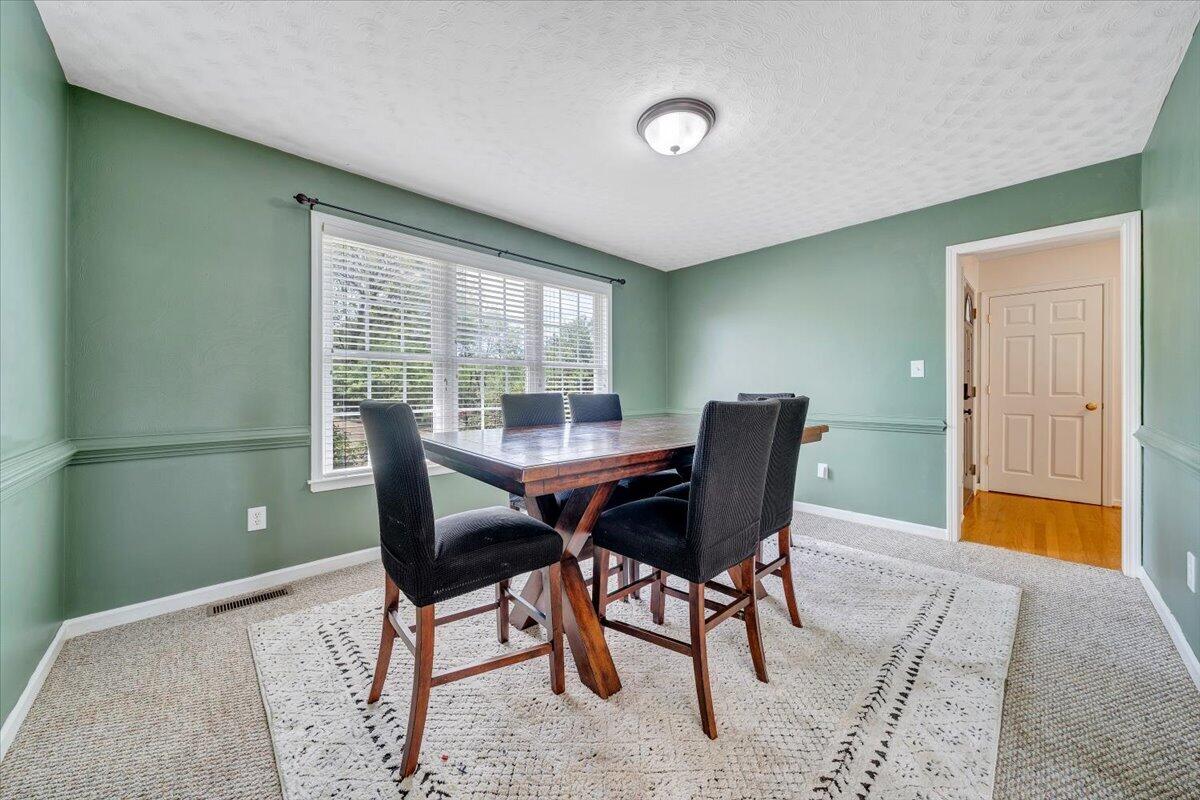 686 Pine Haven Road Fincastle, VA 24090 - Photo 7 of 56 a workspace with furniture and a window