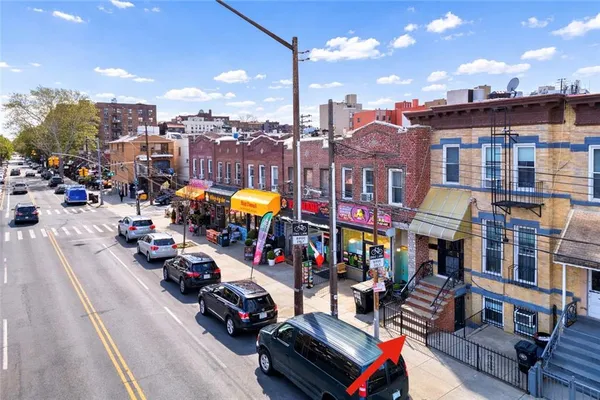 a picture of city view