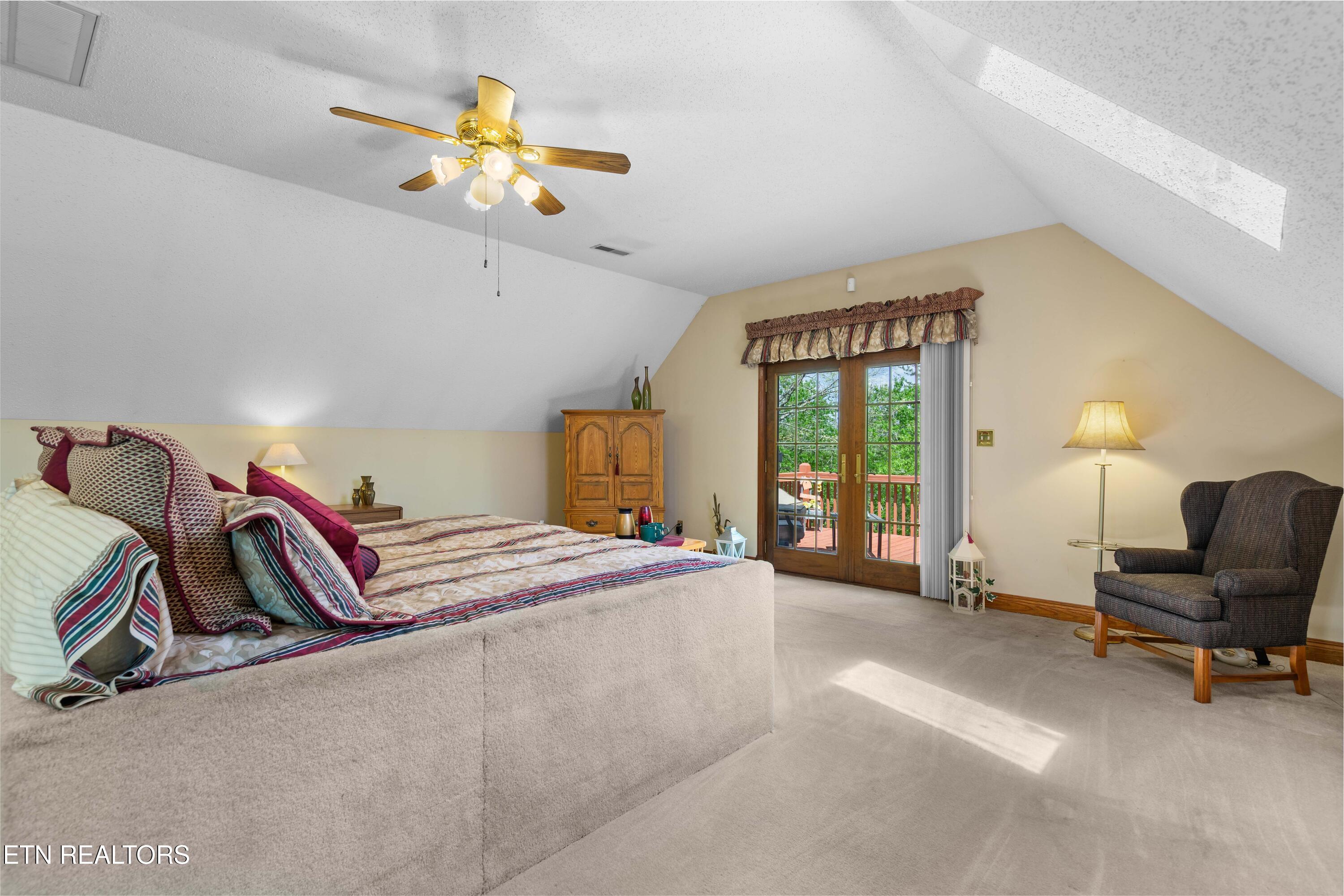 300 Lowe Road Huntsville, TN 37756 - Photo 37 of 60 030A1501