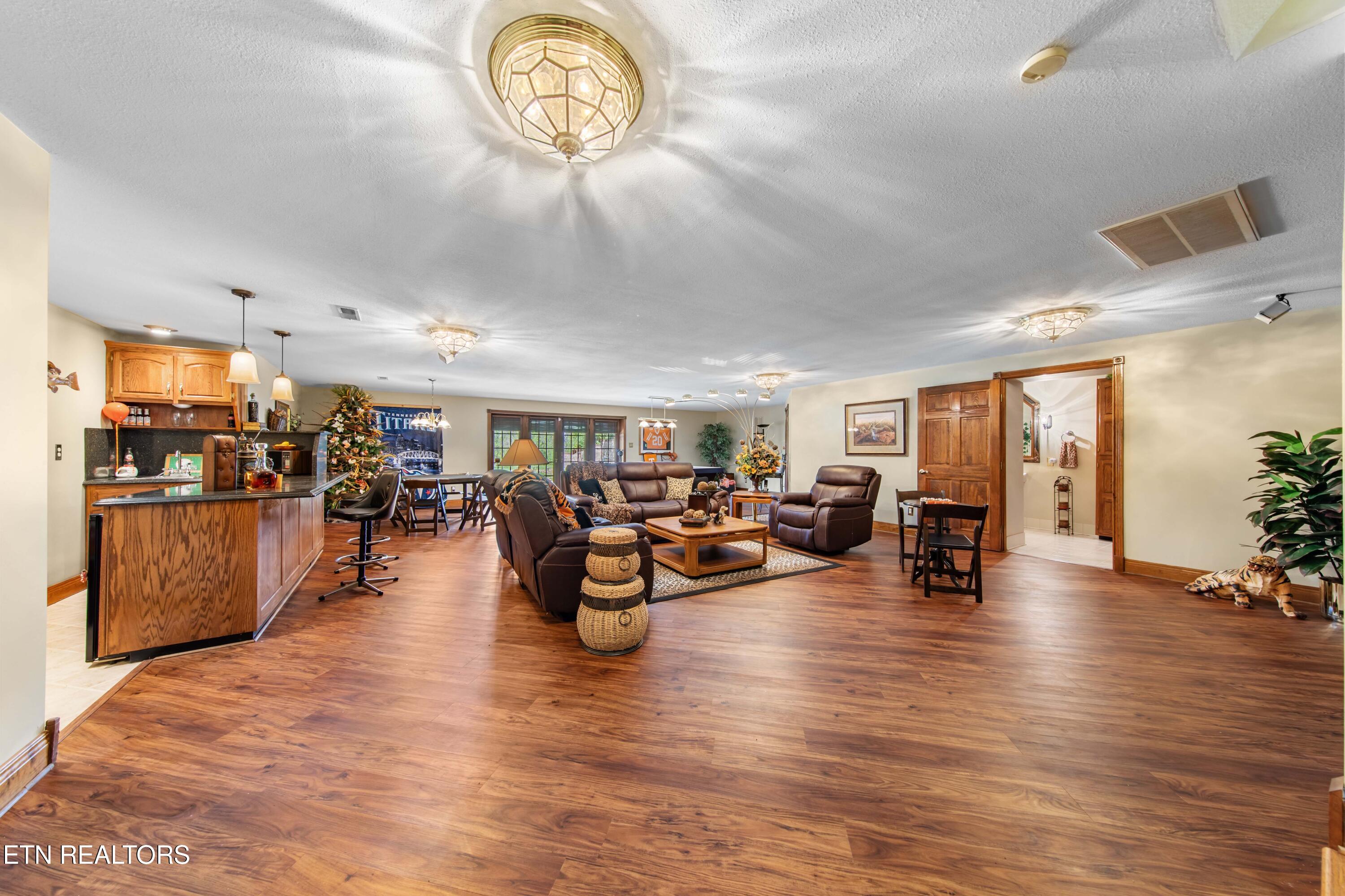300 Lowe Road Huntsville, TN 37756 - Photo 43 of 60 030A1541