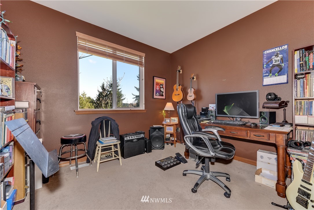 2025 241st Street Southwest Bothell, WA 98021 - Photo 11 of 25