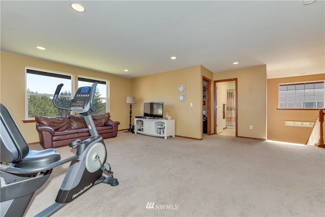 2025 241st Street Southwest Bothell, WA 98021 - Photo 12 of 25