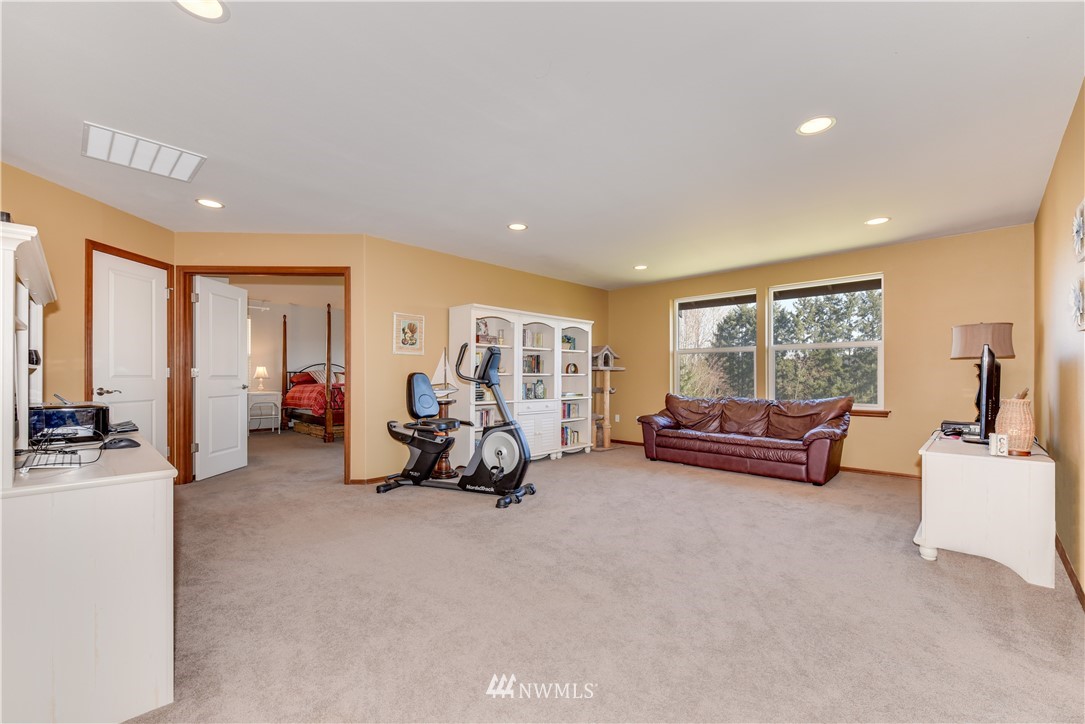 2025 241st Street Southwest Bothell, WA 98021 - Photo 13 of 25