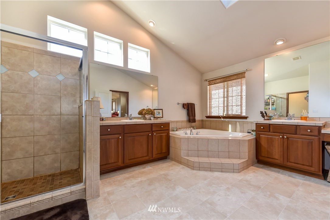 2025 241st Street Southwest Bothell, WA 98021 - Photo 18 of 25