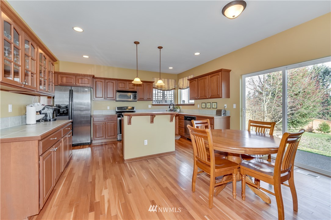 2025 241st Street Southwest Bothell, WA 98021 - Photo 8 of 25