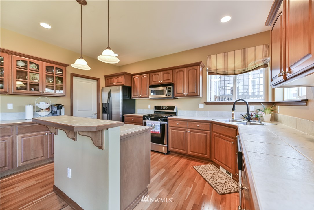 2025 241st Street Southwest Bothell, WA 98021 - Photo 10 of 25