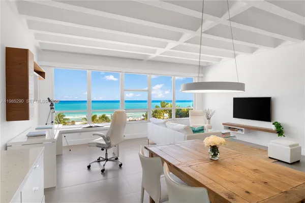 $3,600 | 4925 Collins Avenue, Unit 5C, Miami Beach, FL 33140