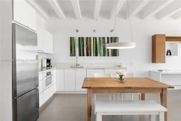 $3,600 | 4925 Collins Avenue, Unit 5C, Miami Beach, FL 33140