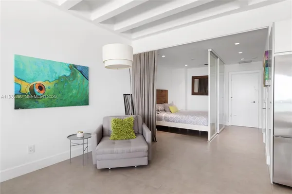 $3,600 | 4925 Collins Avenue, Unit 5C, Miami Beach, FL 33140