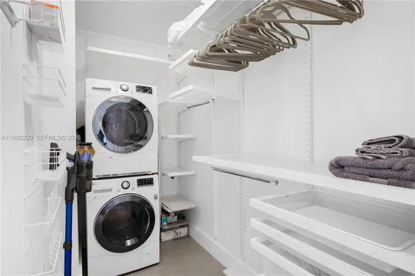 $3,600 | 4925 Collins Avenue, Unit 5C, Miami Beach, FL 33140