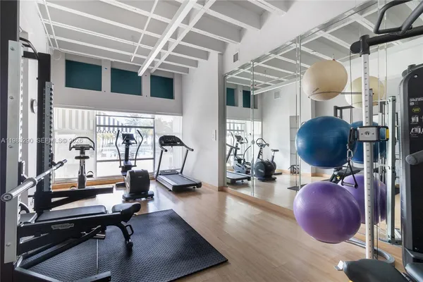 $3,600 | 4925 Collins Avenue, Unit 5C, Miami Beach, FL 33140