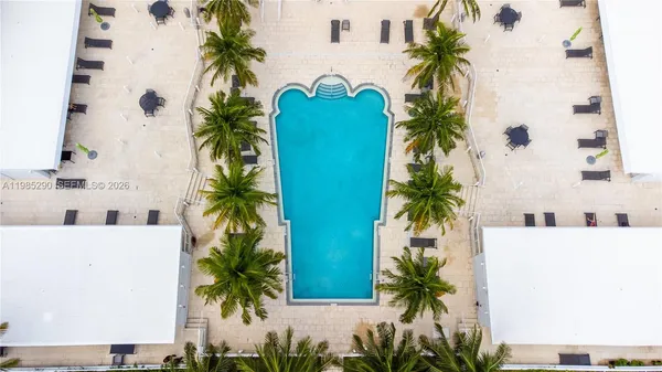 $3,600 | 4925 Collins Avenue, Unit 5C, Miami Beach, FL 33140