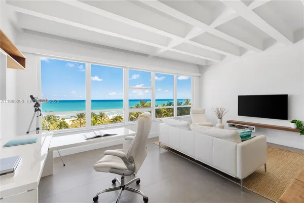 $3,600 | 4925 Collins Avenue, Unit 5C, Miami Beach, FL 33140