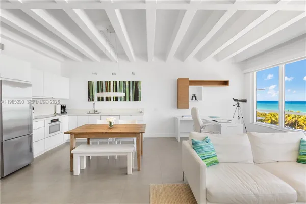 $3,600 | 4925 Collins Avenue, Unit 5C, Miami Beach, FL 33140