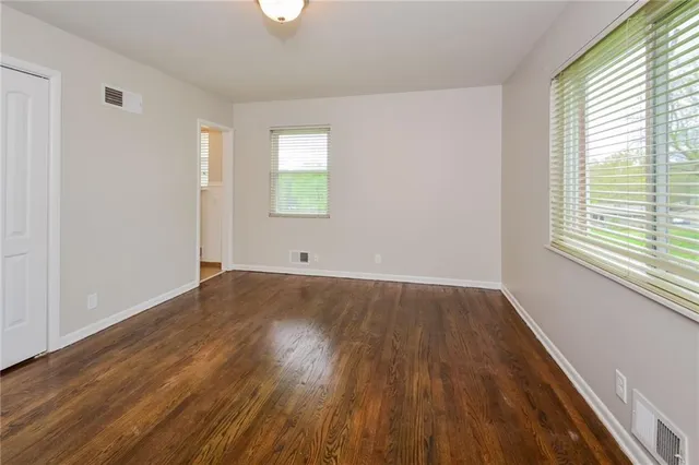$2,330 | 3631 South Forest Avenue, Independence, MO 64052