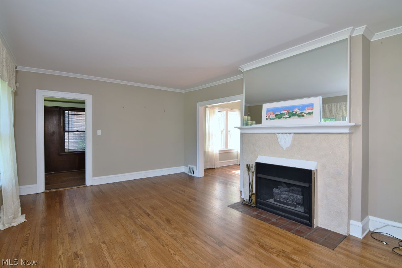 3356 Clarendon Road Cleveland Heights, OH 44118 - Photo 3 of 43 Living Room With Fireplace