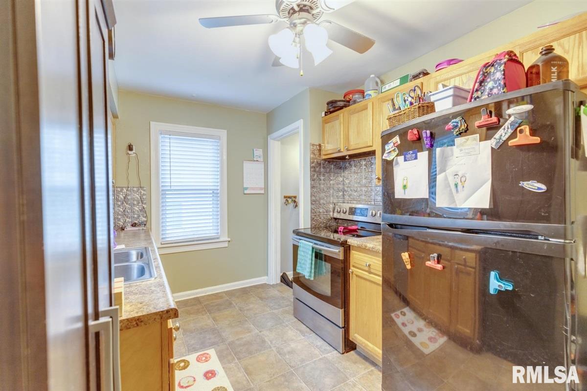 212 North Illinois Street Springfield, IL 62702 - Photo 12 of 32