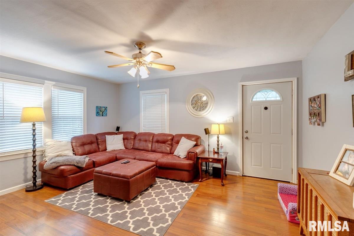 212 North Illinois Street Springfield, IL 62702 - Photo 6 of 32