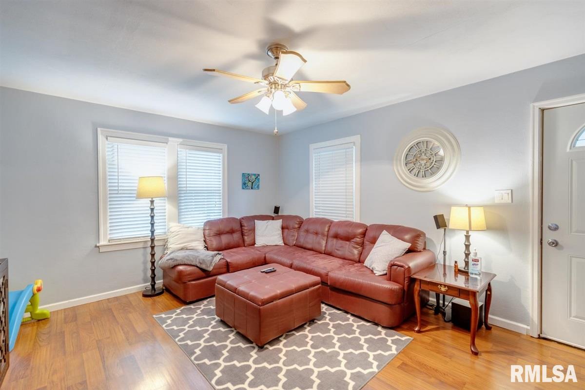 212 North Illinois Street Springfield, IL 62702 - Photo 7 of 32