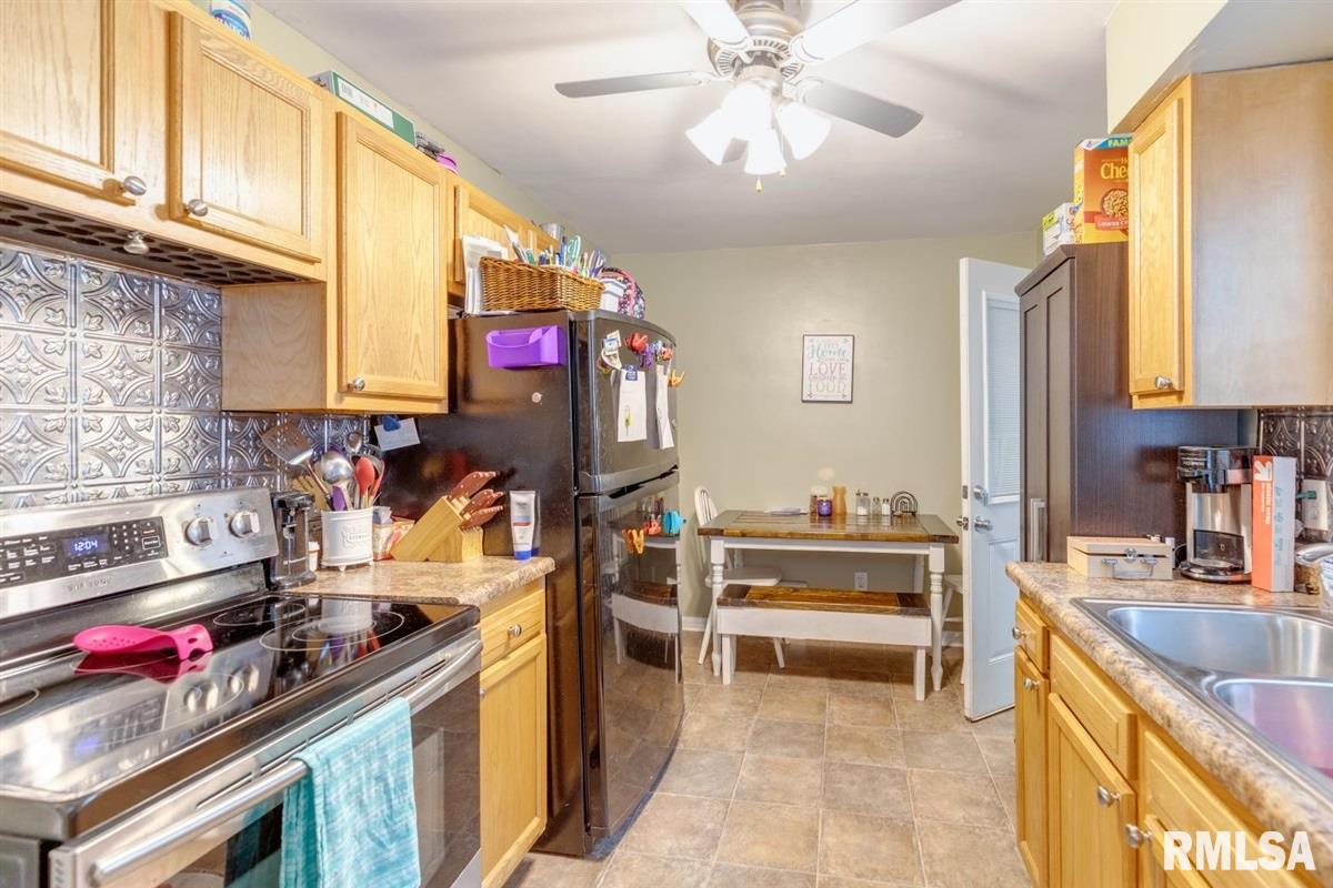 212 North Illinois Street Springfield, IL 62702 - Photo 8 of 32