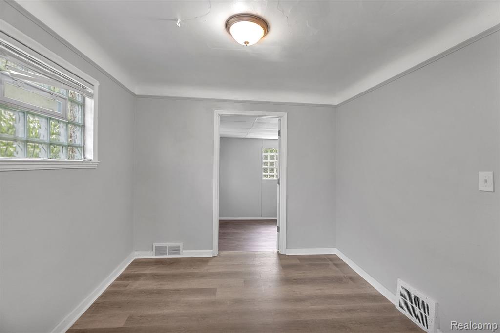 12710 Kelly Road Detroit, MI 48224 - Photo 16 of 23