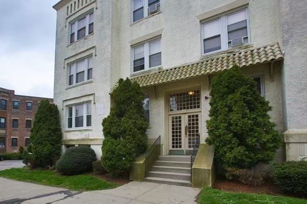 6 Radcliffe Road, Unit 2 Boston, MA 02134 - Photo 7 of 12