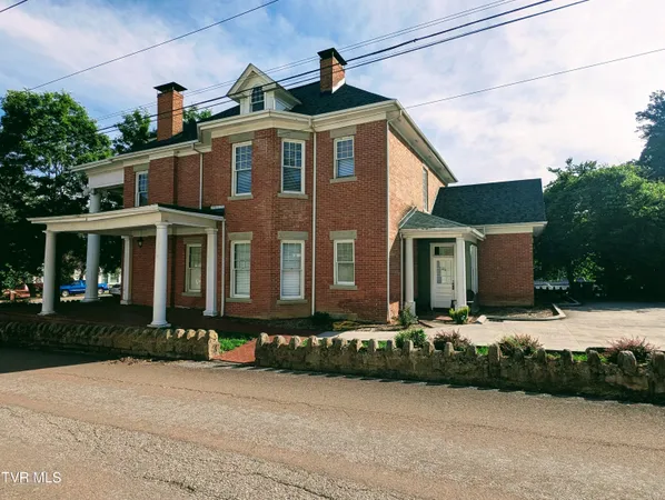 $425,000 | 221 East Main Street, Clintwood, VA 24228