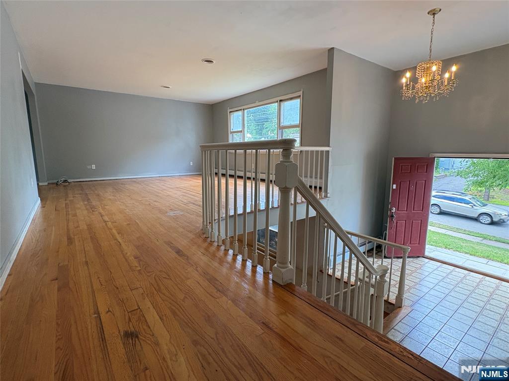 870 Ridgewood Avenue Oradell, NJ 07649 - Photo 4 of 37