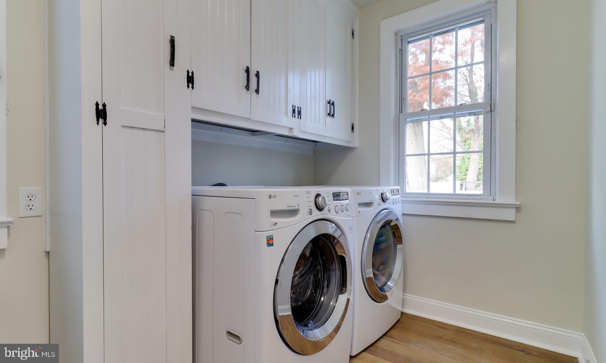161 Warren Street Beverly, NJ 08010 - Photo 14 of 31 a utility room with dryer and washer