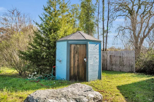 $844,200 | 1051 South Main Street, Willits, CA 95490