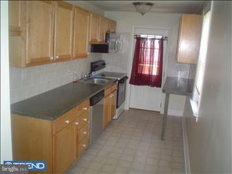 33 Pleasant Road Broomall, PA 19008 - Photo 2 of 6 Kitchen
